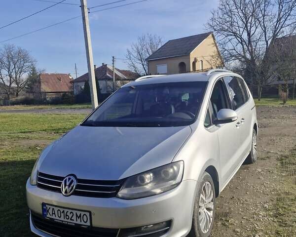 Серый Фольксваген Шаран, объемом двигателя 2 л и пробегом 291 тыс. км за 12500 $, фото 3 на Automoto.ua