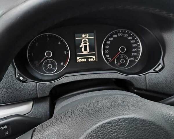 Серый Фольксваген Шаран, объемом двигателя 2 л и пробегом 355 тыс. км за 12300 $, фото 8 на Automoto.ua