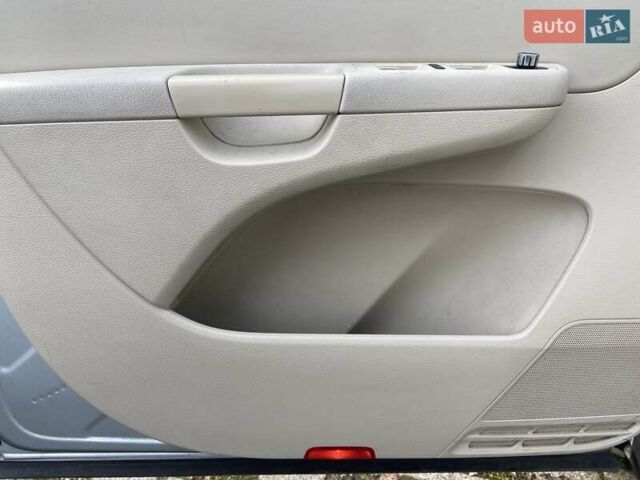 Серый Фольксваген Шаран, объемом двигателя 2 л и пробегом 228 тыс. км за 18200 $, фото 9 на Automoto.ua