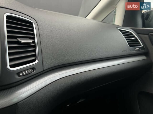 Сірий Фольксваген Шаран, об'ємом двигуна 2 л та пробігом 340 тис. км за 14000 $, фото 28 на Automoto.ua