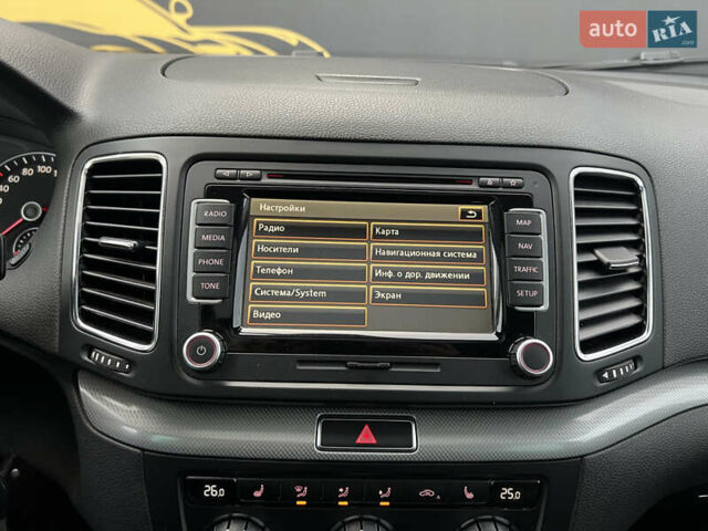 Сірий Фольксваген Шаран, об'ємом двигуна 2 л та пробігом 340 тис. км за 14000 $, фото 27 на Automoto.ua