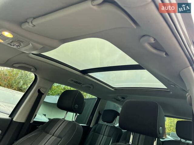 Сірий Фольксваген Шаран, об'ємом двигуна 2 л та пробігом 340 тис. км за 14000 $, фото 31 на Automoto.ua