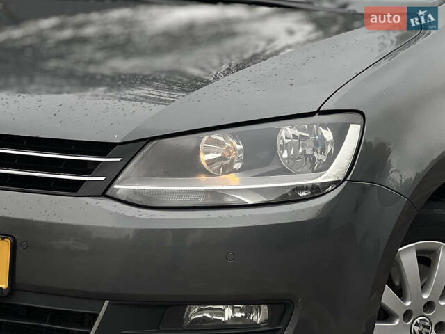 Сірий Фольксваген Шаран, об'ємом двигуна 2 л та пробігом 340 тис. км за 14000 $, фото 10 на Automoto.ua