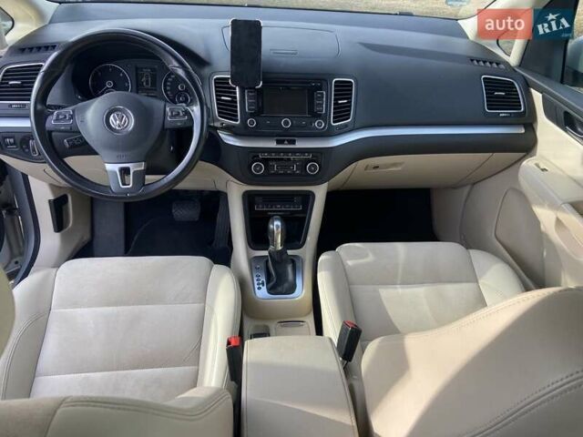 Серый Фольксваген Шаран, объемом двигателя 2 л и пробегом 228 тыс. км за 18200 $, фото 18 на Automoto.ua