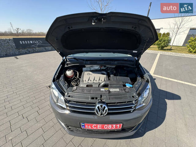 Серый Фольксваген Шаран, объемом двигателя 2 л и пробегом 285 тыс. км за 14300 $, фото 50 на Automoto.ua