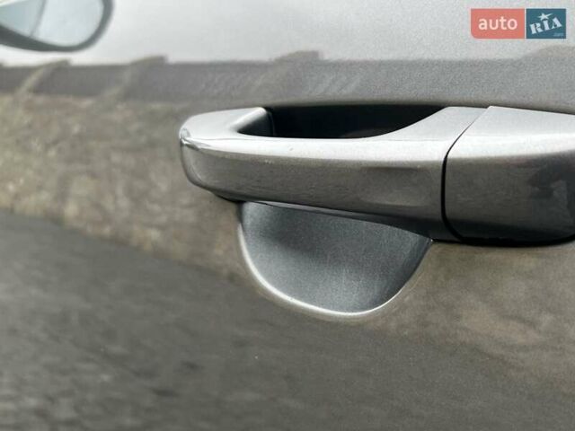 Серый Фольксваген Шаран, объемом двигателя 2 л и пробегом 267 тыс. км за 15950 $, фото 75 на Automoto.ua