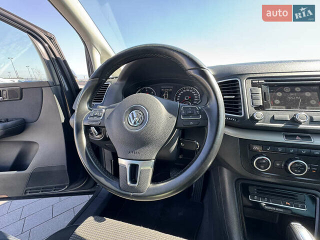 Серый Фольксваген Шаран, объемом двигателя 2 л и пробегом 285 тыс. км за 14300 $, фото 24 на Automoto.ua