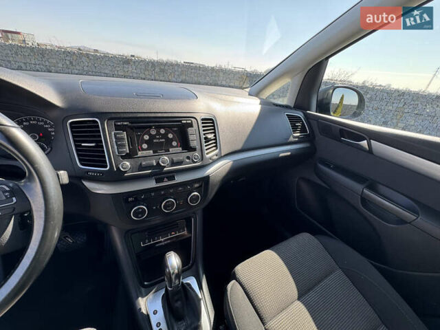 Серый Фольксваген Шаран, объемом двигателя 2 л и пробегом 285 тыс. км за 14300 $, фото 21 на Automoto.ua