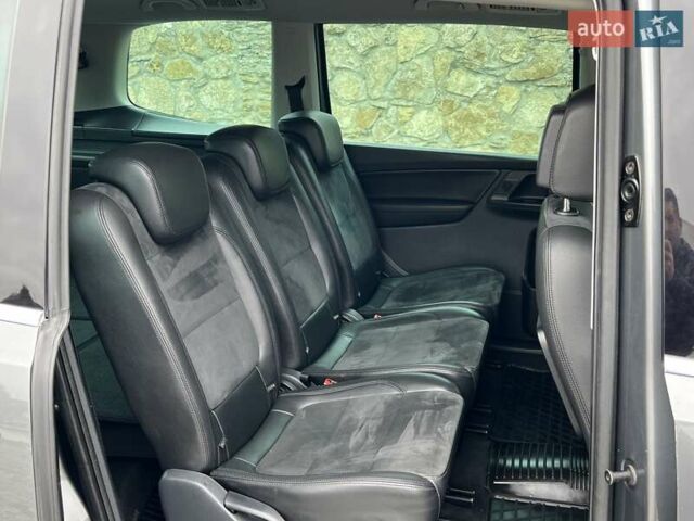 Серый Фольксваген Шаран, объемом двигателя 2 л и пробегом 267 тыс. км за 15950 $, фото 67 на Automoto.ua