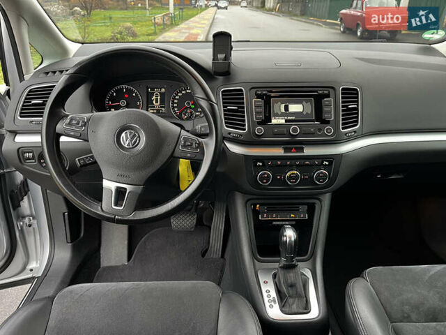 Серый Фольксваген Шаран, объемом двигателя 2 л и пробегом 180 тыс. км за 14750 $, фото 12 на Automoto.ua