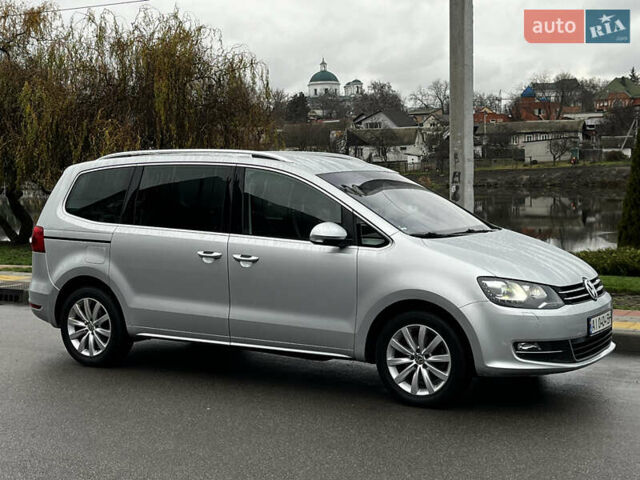 Серый Фольксваген Шаран, объемом двигателя 2 л и пробегом 180 тыс. км за 14750 $, фото 4 на Automoto.ua