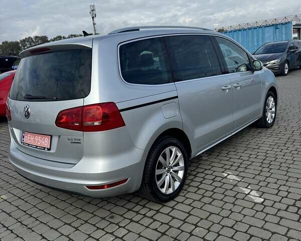 Фольксваген Шаран 2013 в Черновцах на Automoto.ua Серый Фольксваген Шаран, объемом двигателя 2 л и пробегом 238 тыс. км за 17000 $, фото 4 на Automoto.ua