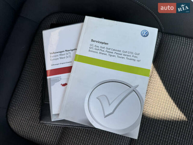 Серый Фольксваген Шаран, объемом двигателя 2 л и пробегом 285 тыс. км за 14300 $, фото 54 на Automoto.ua