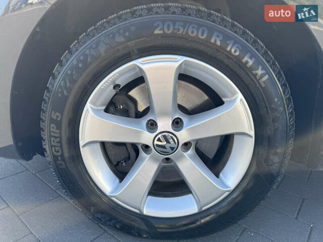 Серый Фольксваген Шаран, объемом двигателя 2 л и пробегом 285 тыс. км за 14300 $, фото 52 на Automoto.ua