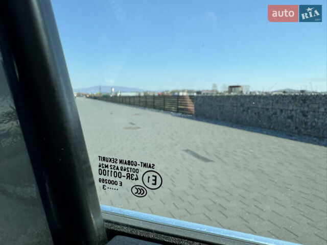 Серый Фольксваген Шаран, объемом двигателя 2 л и пробегом 285 тыс. км за 14300 $, фото 48 на Automoto.ua