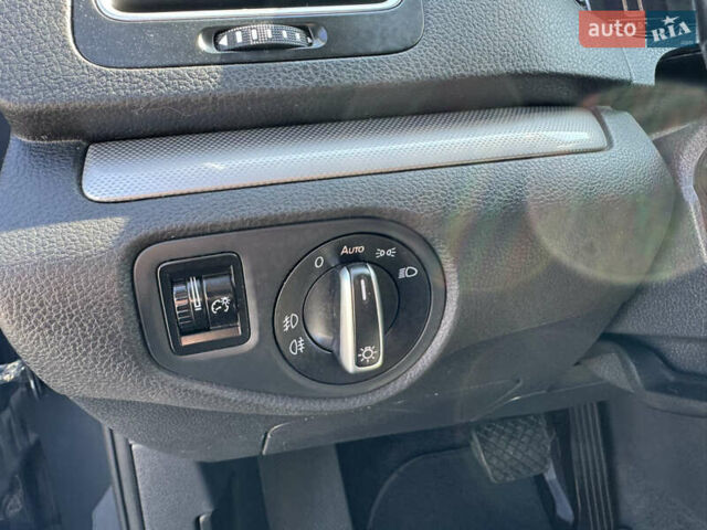 Серый Фольксваген Шаран, объемом двигателя 2 л и пробегом 285 тыс. км за 14300 $, фото 49 на Automoto.ua