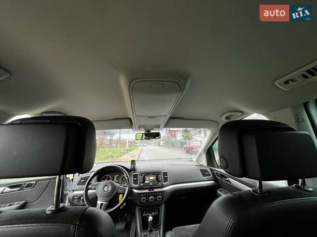 Серый Фольксваген Шаран, объемом двигателя 2 л и пробегом 180 тыс. км за 14750 $, фото 14 на Automoto.ua