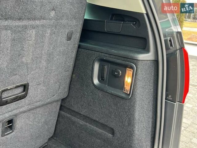 Серый Фольксваген Шаран, объемом двигателя 2 л и пробегом 267 тыс. км за 15950 $, фото 64 на Automoto.ua