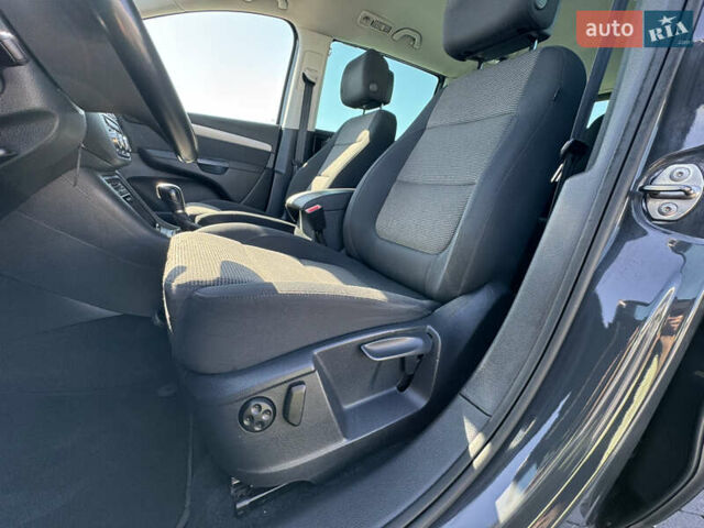 Серый Фольксваген Шаран, объемом двигателя 2 л и пробегом 285 тыс. км за 14300 $, фото 20 на Automoto.ua