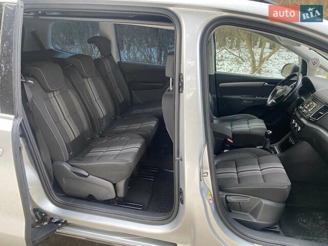 Серый Фольксваген Шаран, объемом двигателя 2 л и пробегом 257 тыс. км за 12500 $, фото 23 на Automoto.ua