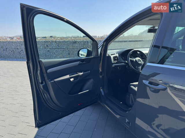 Серый Фольксваген Шаран, объемом двигателя 2 л и пробегом 285 тыс. км за 14300 $, фото 17 на Automoto.ua