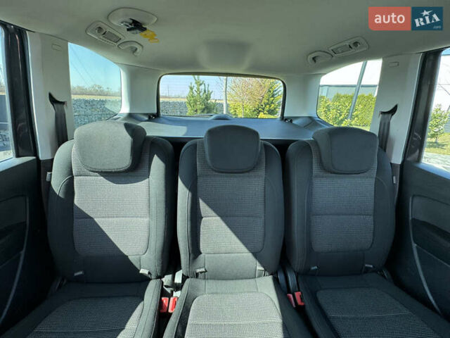 Серый Фольксваген Шаран, объемом двигателя 2 л и пробегом 285 тыс. км за 14300 $, фото 43 на Automoto.ua