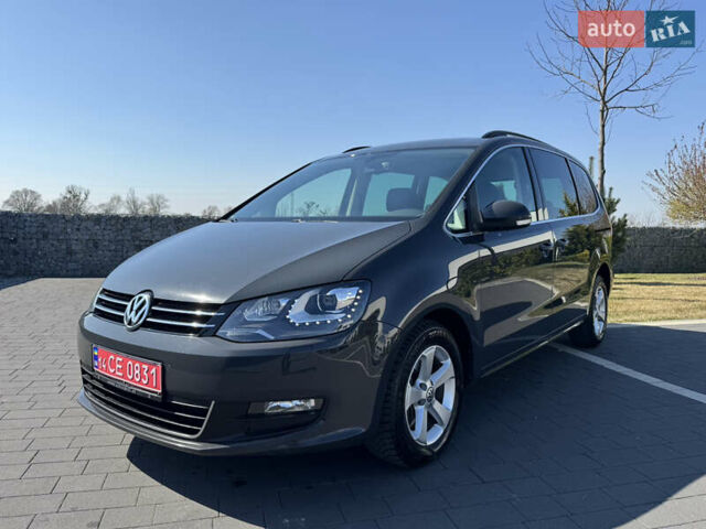 Серый Фольксваген Шаран, объемом двигателя 2 л и пробегом 285 тыс. км за 14300 $, фото 1 на Automoto.ua