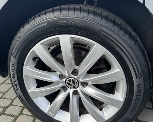 Фольксваген Шаран 2013 в Черновцах на Automoto.ua Серый Фольксваген Шаран, объемом двигателя 2 л и пробегом 238 тыс. км за 17000 $, фото 23 на Automoto.ua