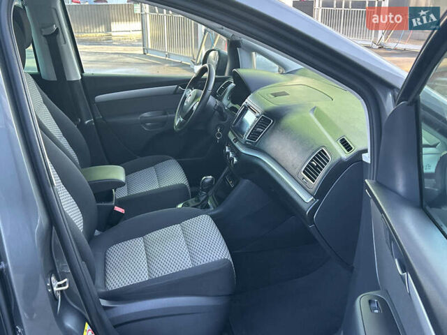 Серый Фольксваген Шаран, объемом двигателя 2 л и пробегом 247 тыс. км за 13999 $, фото 26 на Automoto.ua