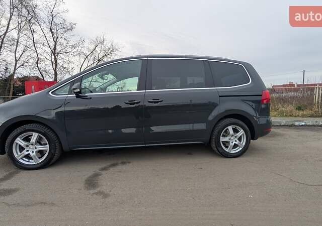 Сірий Фольксваген Шаран, об'ємом двигуна 2 л та пробігом 282 тис. км за 17300 $, фото 2 на Automoto.ua