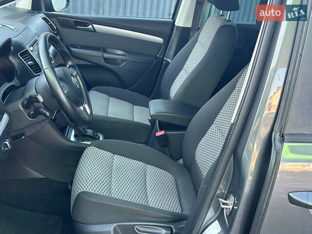 Серый Фольксваген Шаран, объемом двигателя 2 л и пробегом 247 тыс. км за 13999 $, фото 16 на Automoto.ua