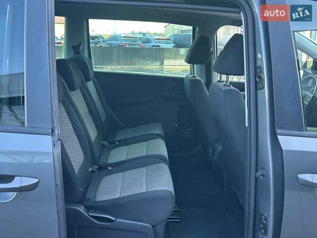 Серый Фольксваген Шаран, объемом двигателя 2 л и пробегом 247 тыс. км за 13999 $, фото 24 на Automoto.ua