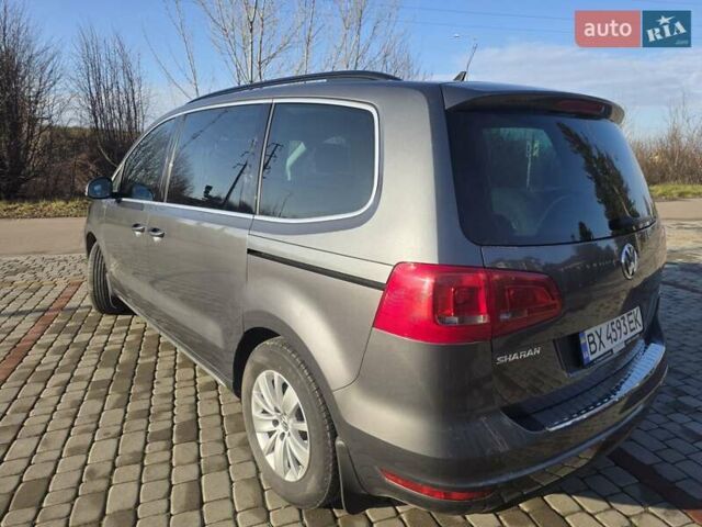 Серый Фольксваген Шаран, объемом двигателя 2 л и пробегом 249 тыс. км за 14000 $, фото 3 на Automoto.ua