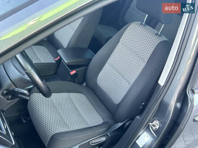 Серый Фольксваген Шаран, объемом двигателя 2 л и пробегом 247 тыс. км за 13999 $, фото 17 на Automoto.ua