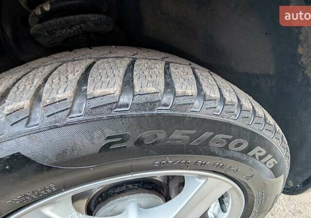 Сірий Фольксваген Шаран, об'ємом двигуна 2 л та пробігом 282 тис. км за 17300 $, фото 19 на Automoto.ua