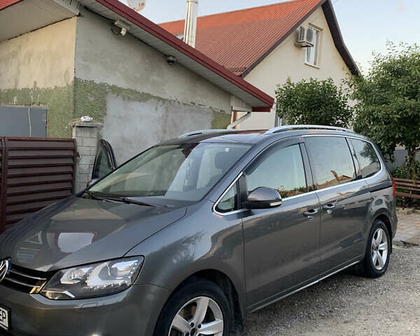 Серый Фольксваген Шаран, объемом двигателя 2 л и пробегом 278 тыс. км за 13500 $, фото 5 на Automoto.ua