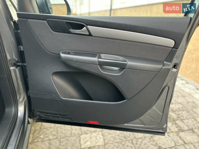 Фольксваген Шаран 2015 у Дрогобичі на Automoto.ua Сірий Фольксваген Шаран, об'ємом двигуна 2 л та пробігом 225 тис. км за 16499 $, фото 101 на Automoto.ua