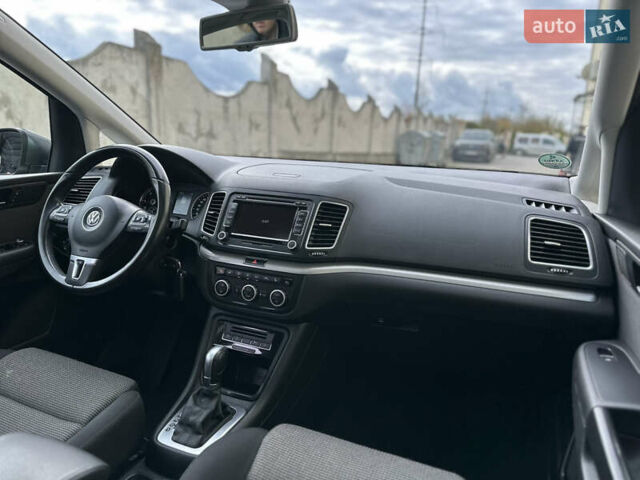 Фольксваген Шаран 2015 у Дрогобичі на Automoto.ua Сірий Фольксваген Шаран, об'ємом двигуна 2 л та пробігом 225 тис. км за 16499 $, фото 129 на Automoto.ua