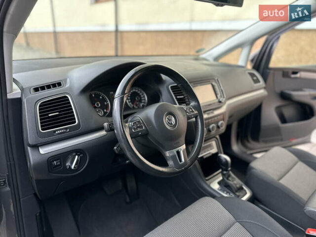Фольксваген Шаран 2015 у Дрогобичі на Automoto.ua Сірий Фольксваген Шаран, об'ємом двигуна 2 л та пробігом 225 тис. км за 16499 $, фото 115 на Automoto.ua