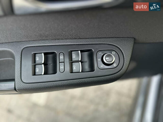 Фольксваген Шаран 2015 у Дрогобичі на Automoto.ua Сірий Фольксваген Шаран, об'ємом двигуна 2 л та пробігом 225 тис. км за 16499 $, фото 113 на Automoto.ua