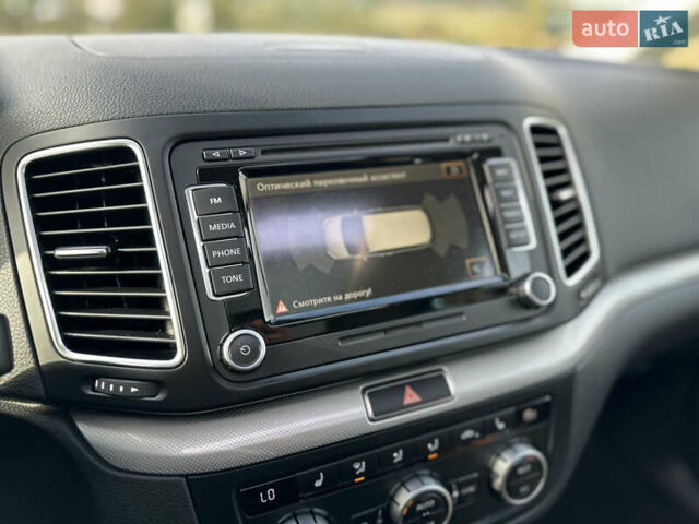 Фольксваген Шаран 2015 у Дрогобичі на Automoto.ua Сірий Фольксваген Шаран, об'ємом двигуна 2 л та пробігом 225 тис. км за 16499 $, фото 181 на Automoto.ua