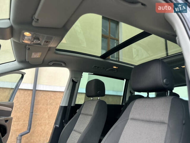 Фольксваген Шаран 2015 у Дрогобичі на Automoto.ua Сірий Фольксваген Шаран, об'ємом двигуна 2 л та пробігом 225 тис. км за 16499 $, фото 128 на Automoto.ua