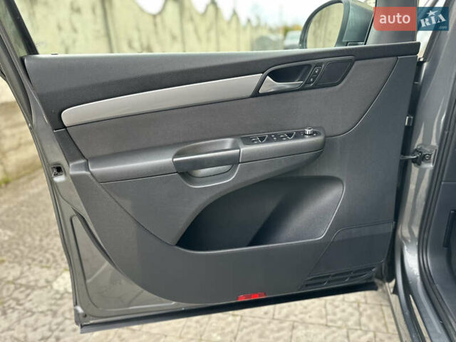 Фольксваген Шаран 2015 у Дрогобичі на Automoto.ua Сірий Фольксваген Шаран, об'ємом двигуна 2 л та пробігом 225 тис. км за 16499 $, фото 111 на Automoto.ua