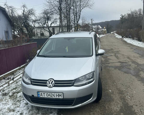 Серый Фольксваген Шаран, объемом двигателя 1.97 л и пробегом 325 тыс. км за 16250 $, фото 3 на Automoto.ua