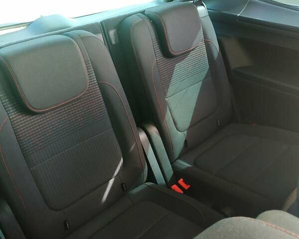 Сірий Фольксваген Шаран, об'ємом двигуна 1.97 л та пробігом 271 тис. км за 16600 $, фото 6 на Automoto.ua