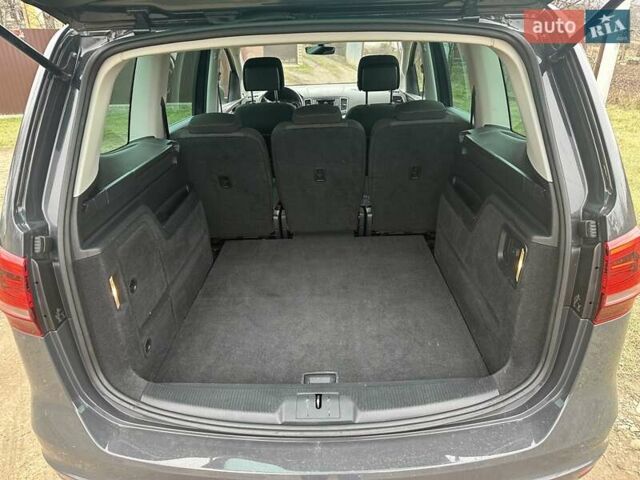 Сірий Фольксваген Шаран, об'ємом двигуна 1.97 л та пробігом 210 тис. км за 18500 $, фото 17 на Automoto.ua