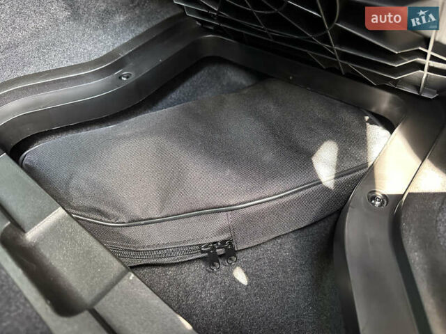 Сірий Фольксваген Шаран, об'ємом двигуна 2 л та пробігом 245 тис. км за 20700 $, фото 48 на Automoto.ua