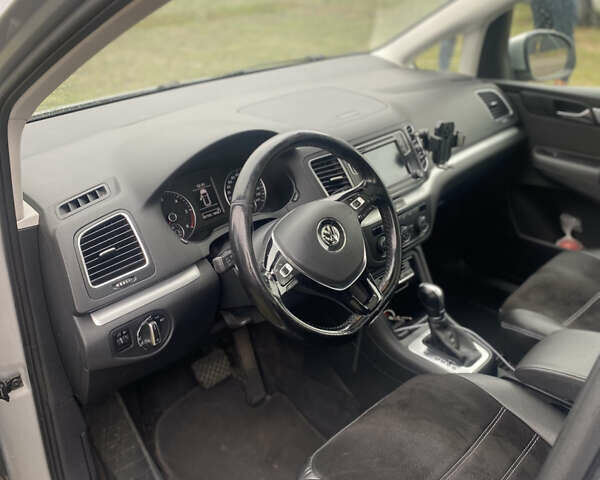 Серый Фольксваген Шаран, объемом двигателя 1.97 л и пробегом 287 тыс. км за 19000 $, фото 15 на Automoto.ua