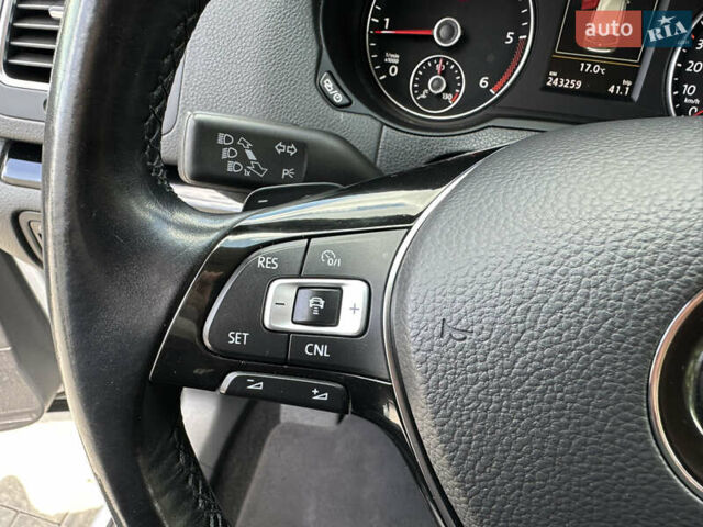 Серый Фольксваген Шаран, объемом двигателя 2 л и пробегом 244 тыс. км за 21300 $, фото 66 на Automoto.ua