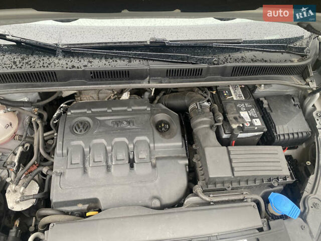 Серый Фольксваген Шаран, объемом двигателя 1.97 л и пробегом 287 тыс. км за 19000 $, фото 16 на Automoto.ua